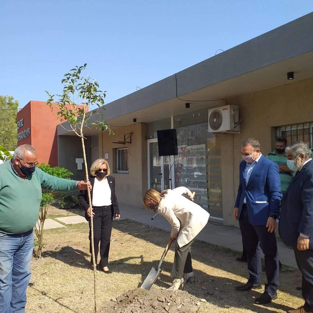 Nominacion con el nombre del Dr. ALBERT B. SABIN a una CAPS B°LOS FLORES en Sgo.del Estero